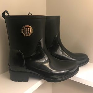 Black Rain Boots [Tommy Hilfiger] Size 7, Women’s